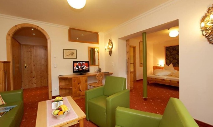 Bad Kleinkirchheim House | Verwöhn-suite 50 - 60 m² Long - Thermenwelt Hotel Pulverer