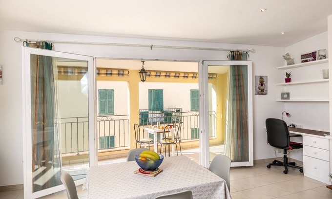 Antibes City Centre Apartment | Very beautiful 3-room terrace, in the heart of the old town, beach and port at 250 m