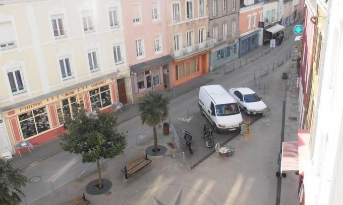 Le Palais Apartment | Very bright and quiet apartment overlooking a small shopping square