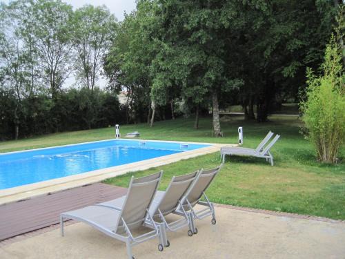Buzon House | Very spacious and luxurious holiday home on quiet estate 1880 with pool