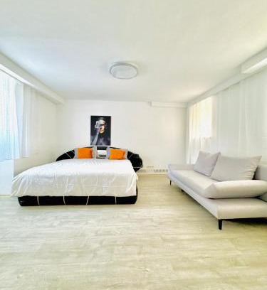 Grinzing Apartment | Very Spacious Apartment for up to 7P with Great Location
