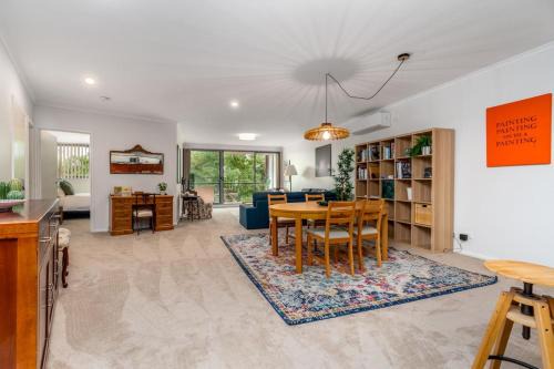 Griffith Apartment | Vibrant 2BR Apt 3 mins to Manuka Terrace - Hosted by CanStay