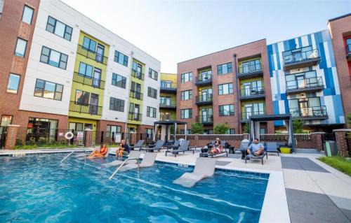 Mile Square Apartment | Vibrant 2BR Corner Suite and Free Parking at CityWay