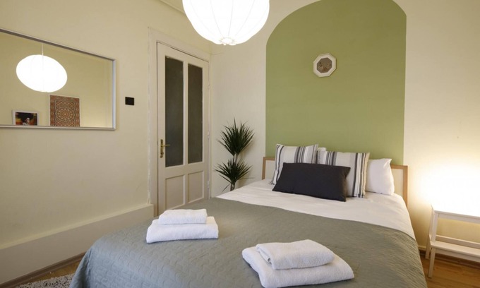 Talimhane Apartment | Vibrant Flat with Excellent Location in Beyoglu