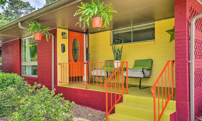 East Ridge Apartment | Vibrant, Pet-Friendly Apt w/ Fire Pit & Yard!