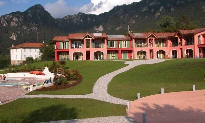 Crone Resort | Vico Super - Two Bedroom Resort, Sleeps 6