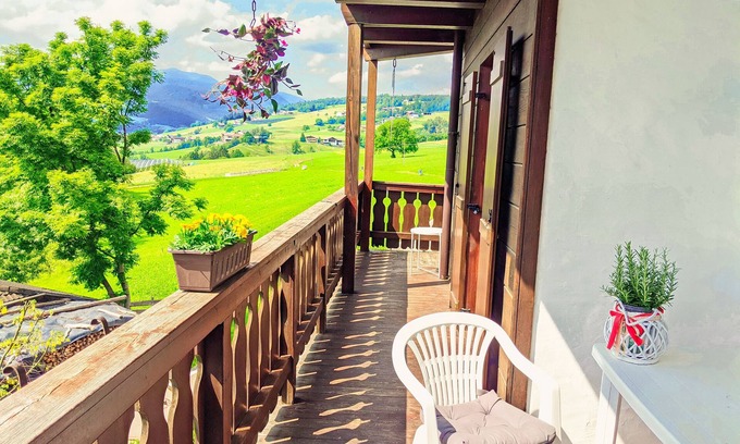 Fie allo Sciliar Apartment | Vidora Apartments with balcony - Dolomites View - Alpe di Siusi - Völs