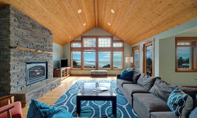 Neahkahnie Beach House | View House-Breathtaking Ocean views, 2 master suites, 3.5 baths.