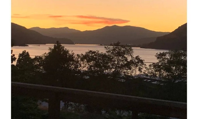 Mosier House | Views & Proximity at Mosier Mainstay
