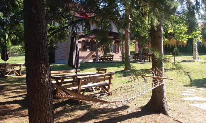 Petrovaradin Bed & Breakfast | Vila Davidovic-Fruska gora