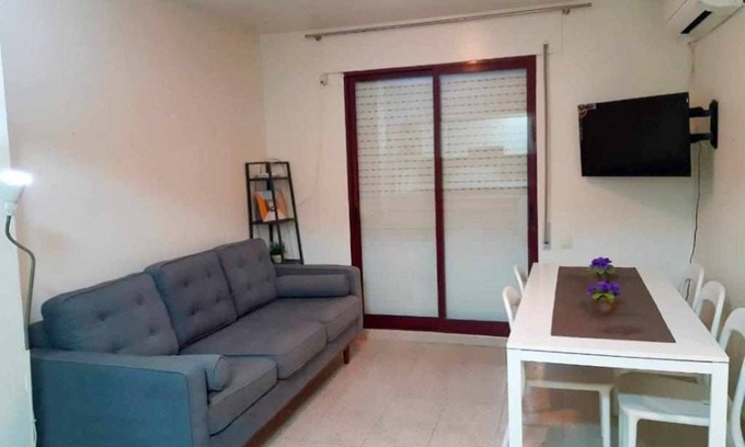 Sant Carles de la Rapita Apartment | "Vilero" 3 sleepingrooms, 6 peoples, with balcony vews street/sea