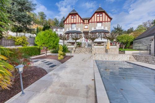 Bourre Villa | Villa élégante à Bourré + piscine