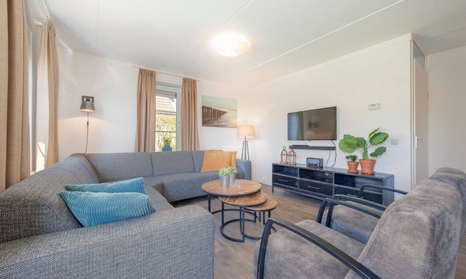 Kamperland Villa | Villa 1 km from the Beach