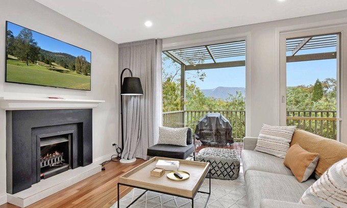 Pokolbin Villa | Villa 2br Pokolbin Villa located within Cypress Lakes Resort