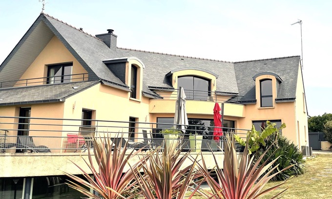 Kerherou Villa | VILLA 5 * LE REPERE: swimming pool, spa, sea view and beach on foot!