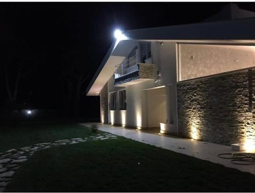 Latina Lido Villa | Villa al mare con vasca idromassaggio- Artemide Resort