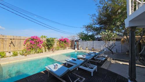 Gili Meno Villa | Villa Aurora: 4 BR, Front Beach