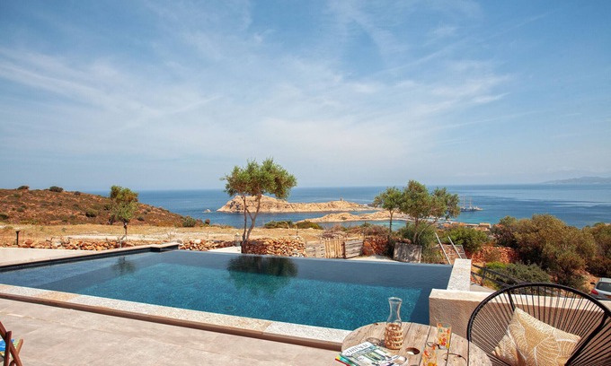L'Ile-Rousse Villa | Villa Bianca, on the heights of Ile-Rousse, with sea view and infinity pool.