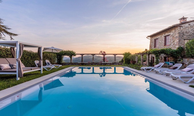 Lucca Villa | VILLA BORBONE in Pieve Santo Stefano, a Luxury Renaissance Panoramic 9 Bedrooms Retreat Villa with Private Pool