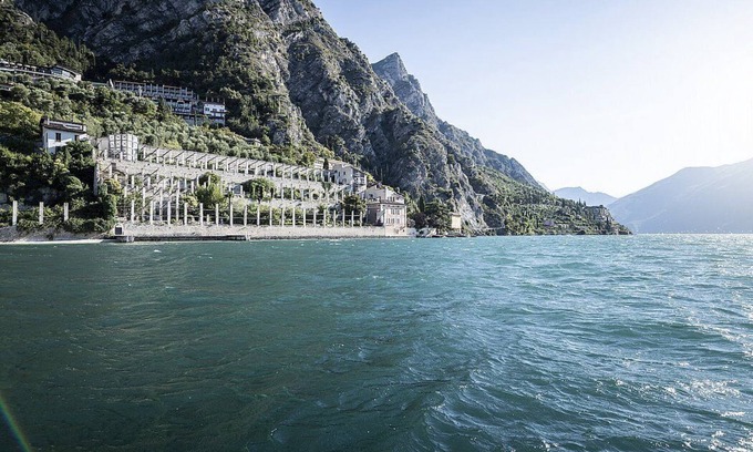 Limone sul Garda House | Villa Claraluna A: A bright and sunny two-story apartment located right on the Garda Lake, with Free WI-FI.