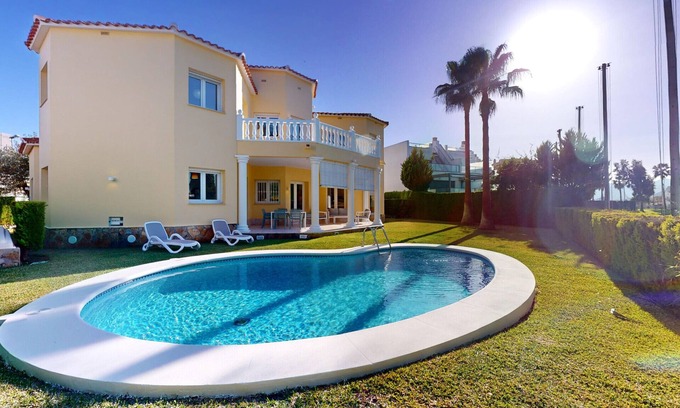 Molinell Villa | Villa Coral by ON Travel