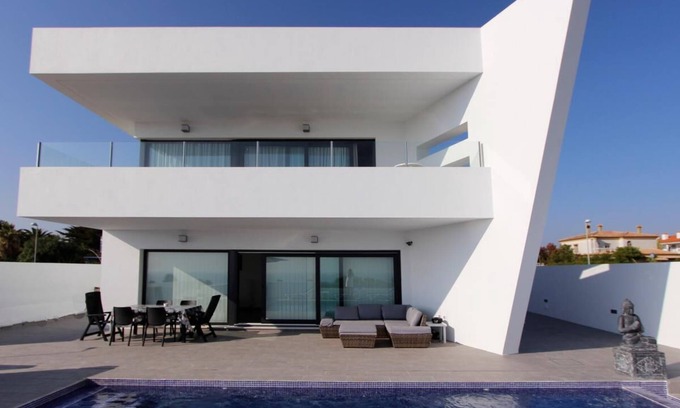 Conil de la Frontera Villa | Villa Costa Conil - Stunning modern pool villa close to town and beach
