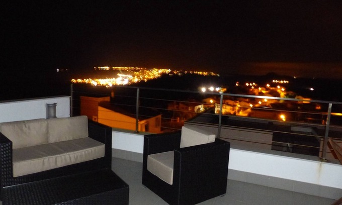 Famalicao Villa | Villa d'ARCHITECTE, Sur les hauteurs, VUE MER, calme, TERRASSE 360°.