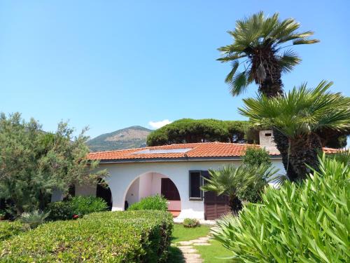 Latina Lido Villa | VILLA D LADY fronte mare