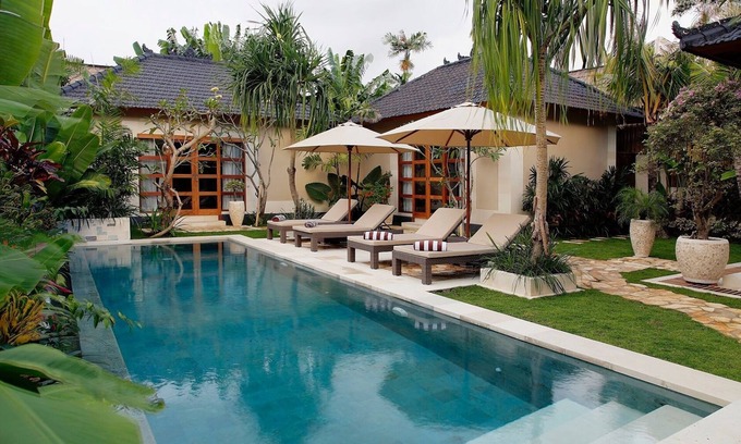 Sunset Road Villa | Villa Dayak-Asmat, a luxury tropical resort located in the heart of Seminyak