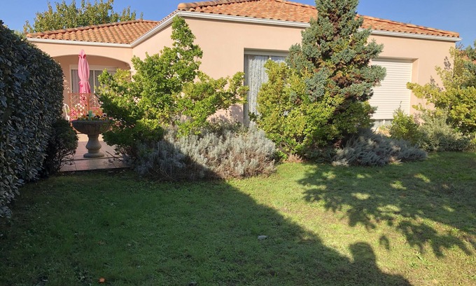 Les Sables d'Olonne Villa | Villa de Charme à 2 kms de la Plage, Conviviale, Idéale en Famille ou Entre Amis
