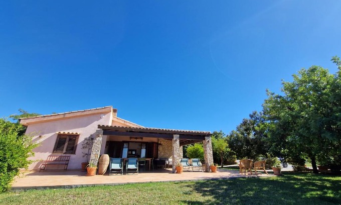 Collesano Villa | Villa del Carrubo a due passi dal mare di Cefalù