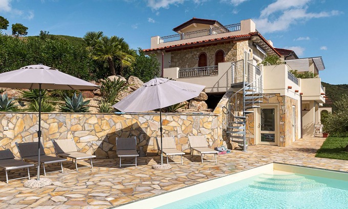 Lacona House | Villa di Sogno by Interhome