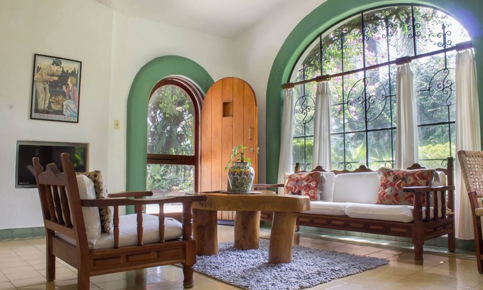 Cuernavaca House | Villa El Nido-Fab Location-Nestled in lush vegetation-ideal 4 couples-great pool
