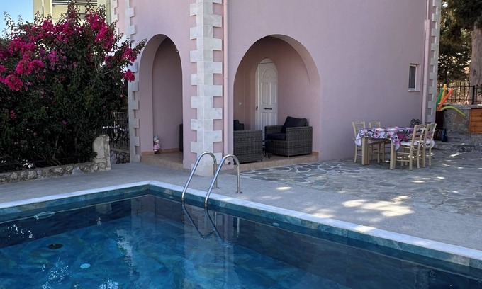 Kefalas Villa | Villa Elpida (Kefalas) Detached house with seaview & private pool