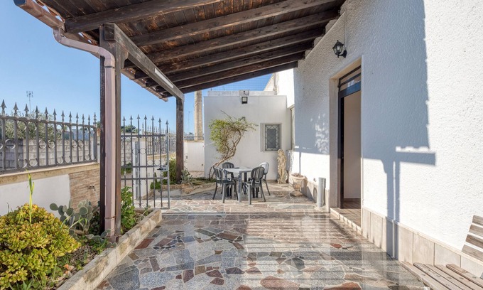 Torre San Giovanni Villa | Villa 'Emanuele Con Piscina' with Private Pool, Private Garden and Air Conditioning