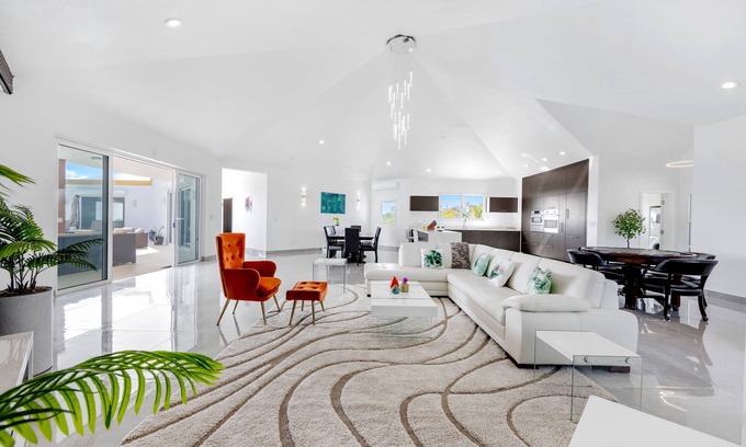 Sandy Hill Villa | Villa Farina in the Farrington