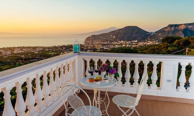 Sant'Agnello Villa | Villa Flore Sorrento family house