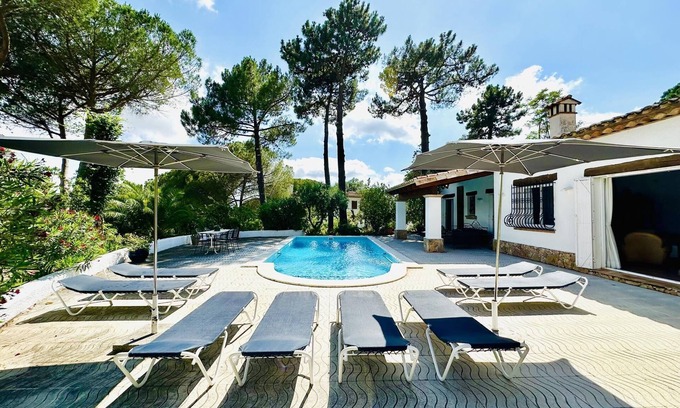 Santa Cristina de Aro Villa | Villa for 8 people with private pool, Wifi, parking