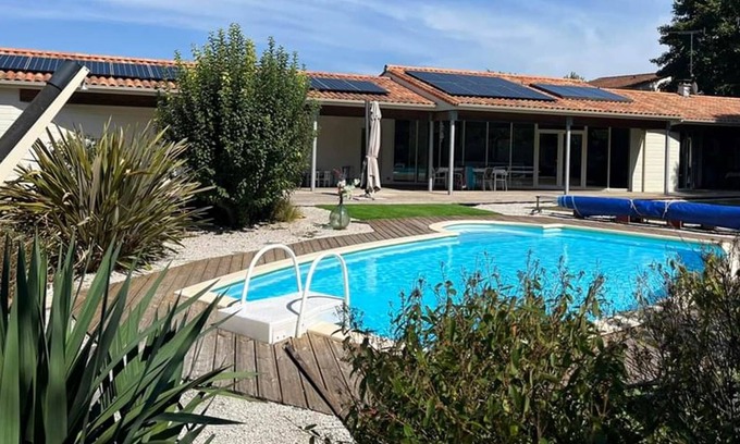 Barbezieux-Saint-Hilaire Villa | Villa Anani 4 stars heated pool, secure