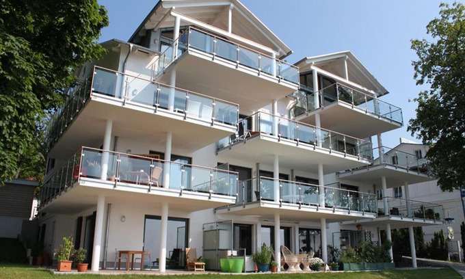 Sassnitz Villa | Villa Friede-Marie - App Finja Hafen-Ostsee-Blick