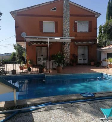 Huetor Vega House | VIlla Huetor con piscina privada