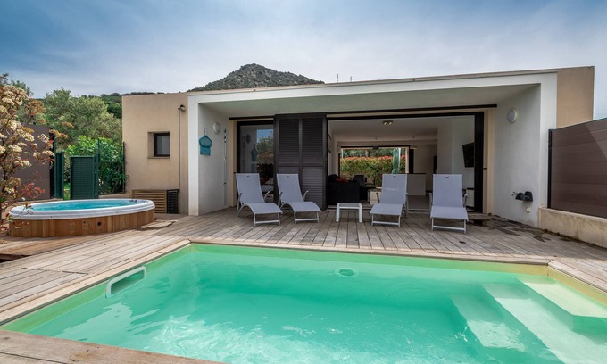 L'Ile-Rousse Villa | Villa ideal for family and friends - Private pool and spa - 5min beach