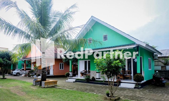 Ciwaru Cabin | Villa Ikhbar Ciletuh RedPartner