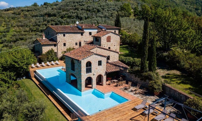 Giugnano Villa | Villa in Case Di Monte with 8 bedrooms sleeps 16