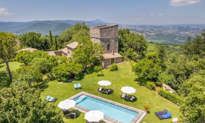 Castel Viscardo Villa | Villa in Castel Viscardo with 5 bedrooms sleeps 10