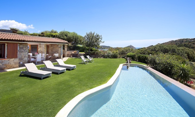 Chia Villa | Villa in Chia. Infinity private pool & garden, 500m from seaside. Great Panorama