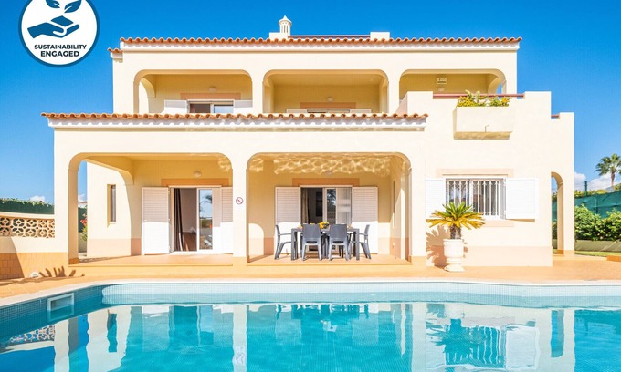 Castelo Villa | Villa in Galé with heatable pool & BBQ