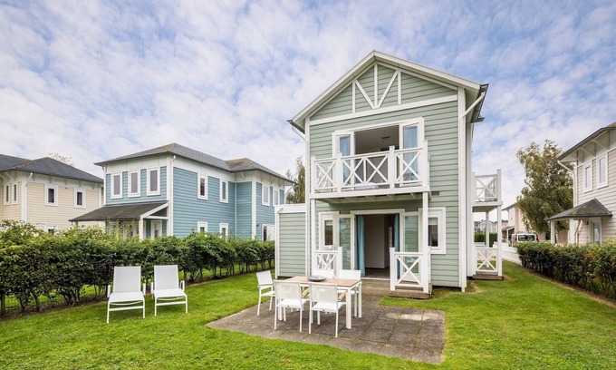 Municipality of Hellevoetsluis Villa | Villa in Hellevoetsluis near North Sea Beach