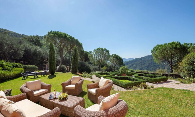 Lucca Villa | Villa in Querce with 4 bedrooms sleeps 8