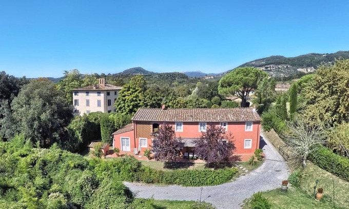 Lucca Villa | Villa in San Concordio Di Moriano with 6 bedrooms sleeps 12
